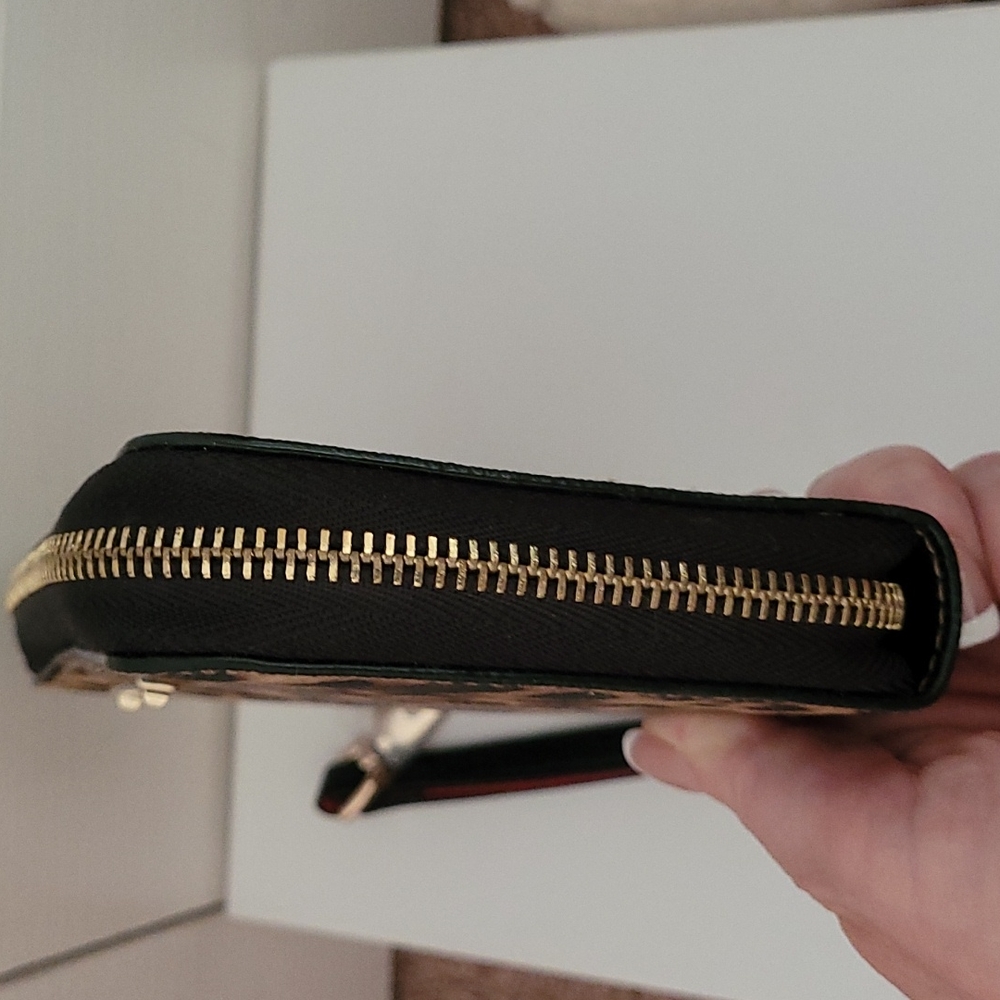 Stella & Dot Chelsea Tech Wallet - Picture 7 of 11